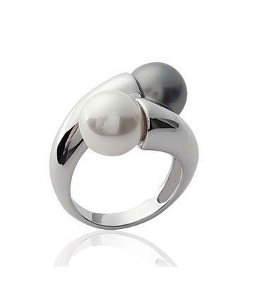 Belle bague argent massif et perle de Majorque blanche et grise 